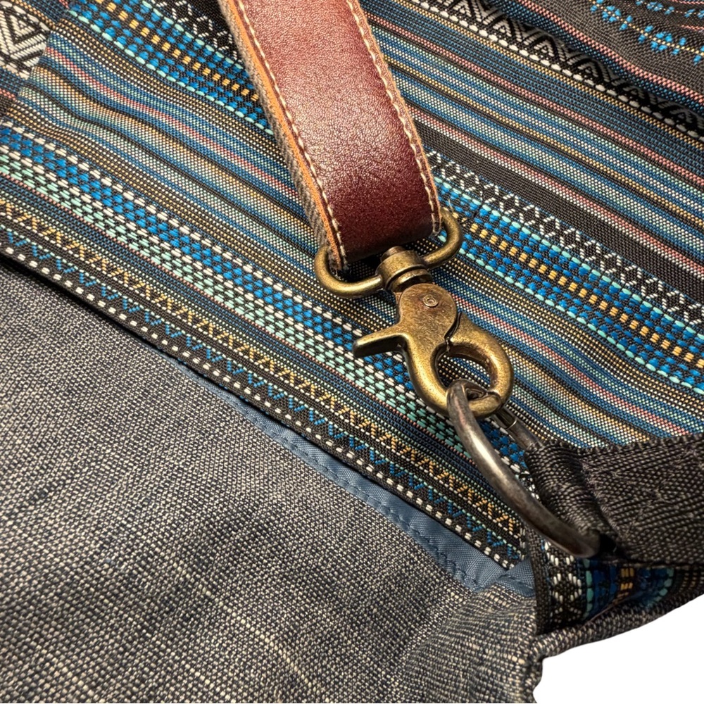 Dakine Jodi Vintage Stylish Striped Crossbody Bag - Picture 12 of 13
